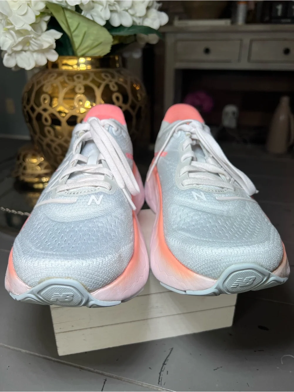 New Balance Fresh Foam More V4 Pink Grey Washed Pink Running Sneakers Women 7.5